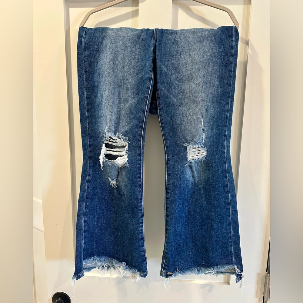 RISEN DISTRESSED KICK FLARES